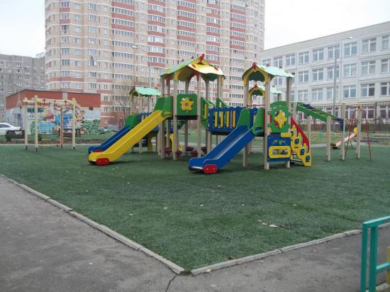 Монтаж детского игрового комплекса во дворах Подольская 10а,Тепличная 2